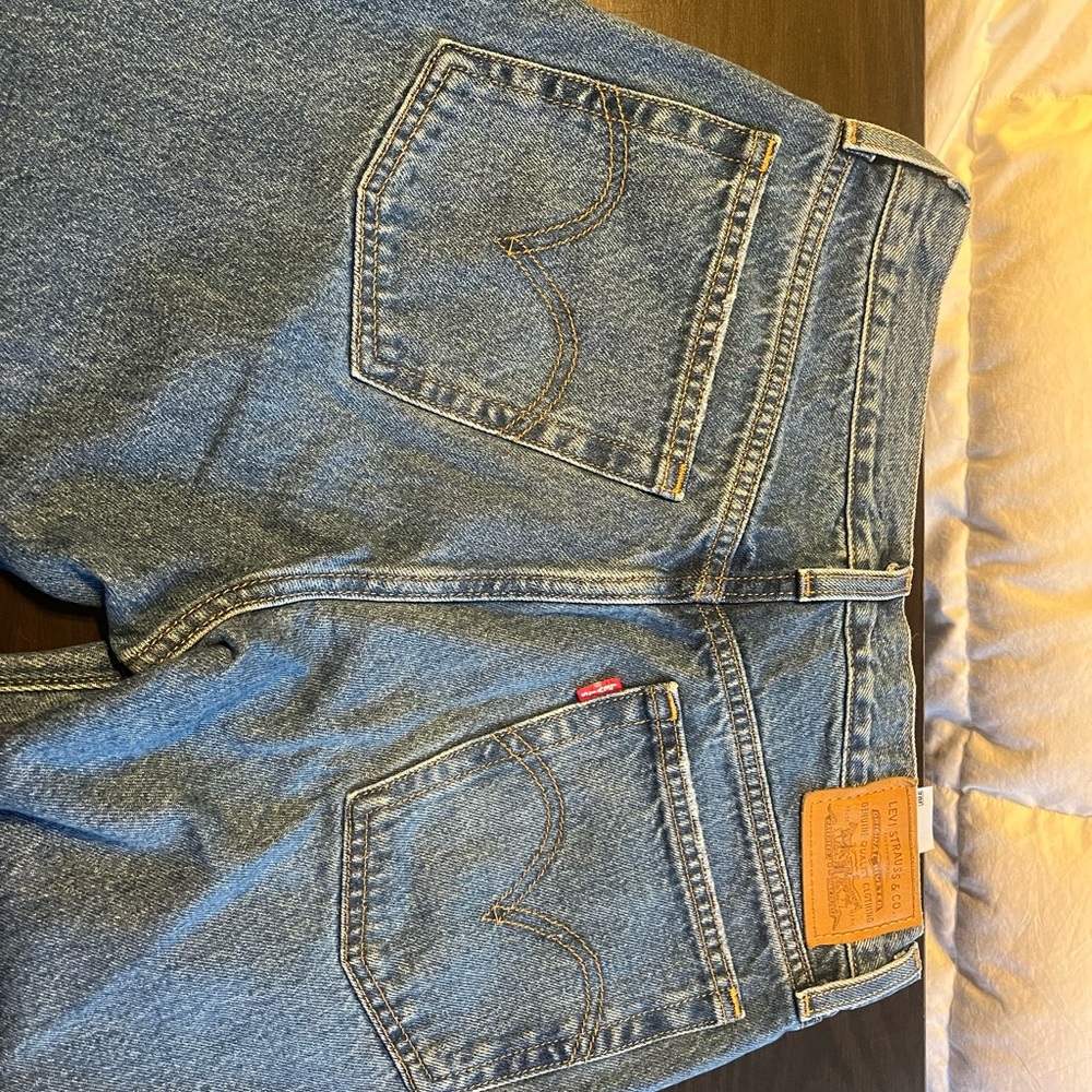 Levi’s woman’s ankle Levi’s straight leg